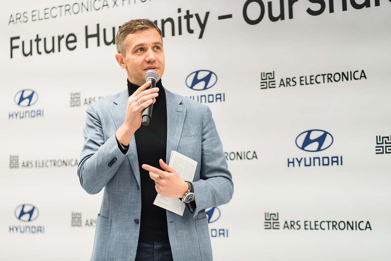 В Hyundai Motorstudio открылась выставка «Будущее человечества — общество для всех»