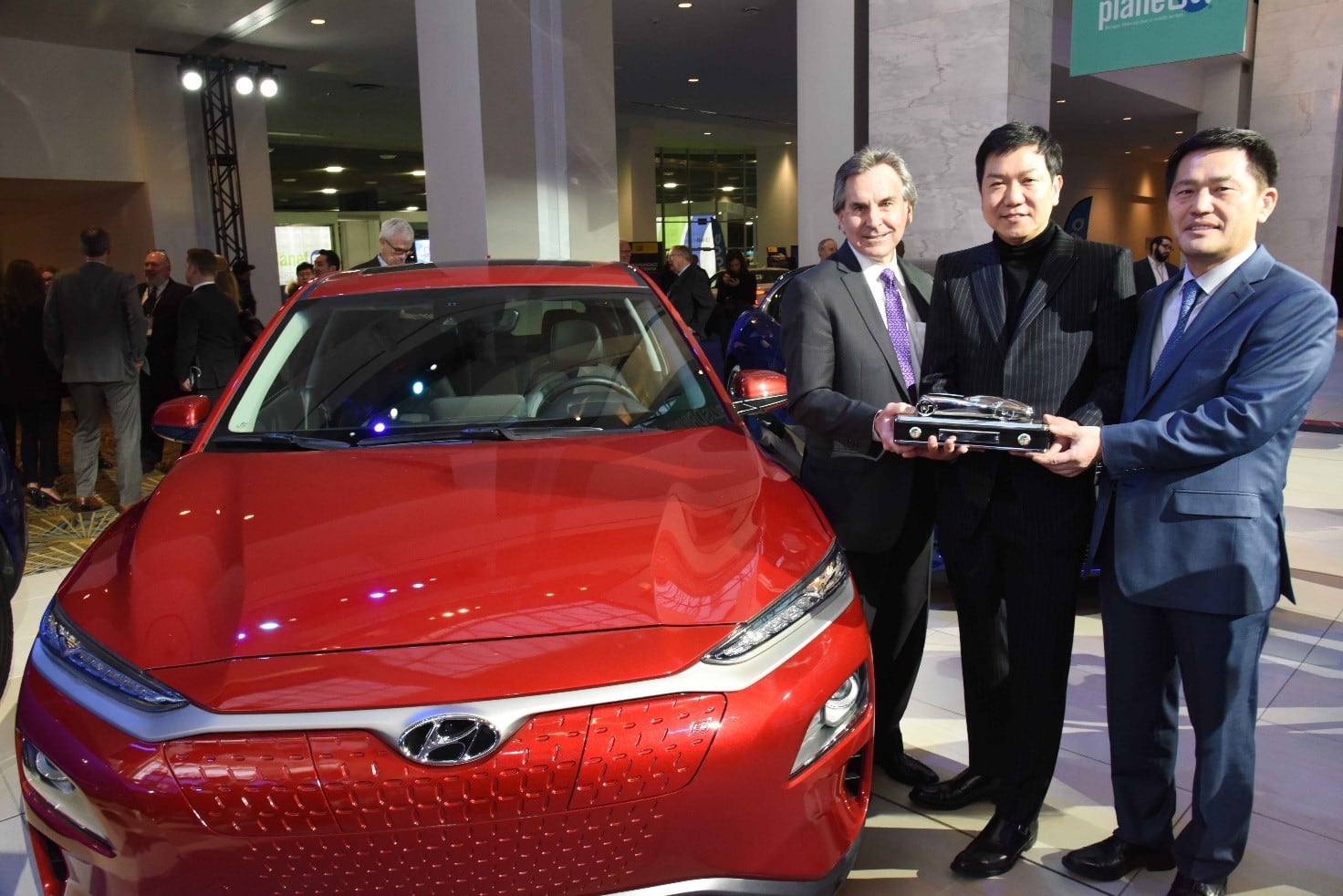 Hyundai Kona и Kona Electric CUV выиграли престижную награду «Североамериканский кроссовер года 2019»