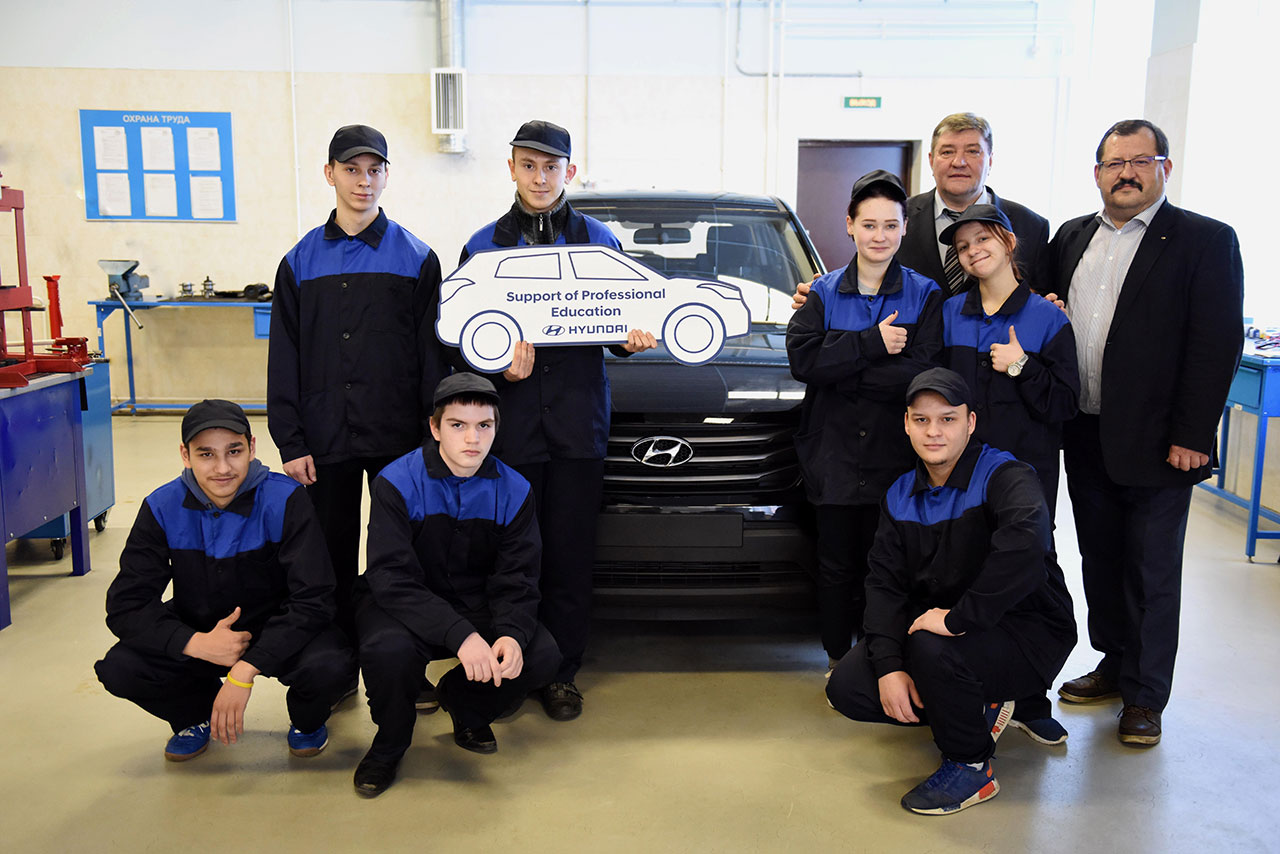 Завод Hyundai передал автомобиль Creta профессиональному техникуму Санкт-Петербурга